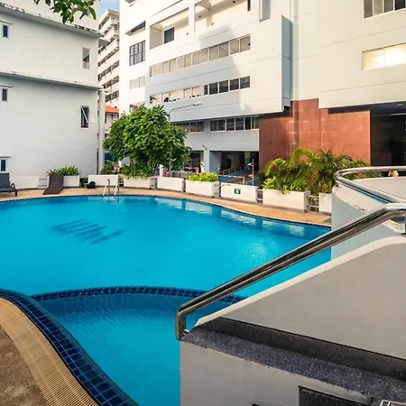 Sea View Apartment With Jacuzzi At Patong Tower Exterior photo