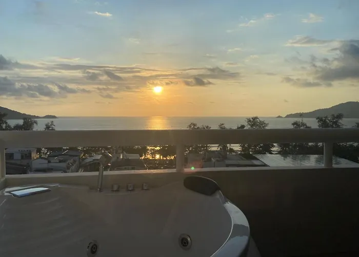 Sea View Apartment With Jacuzzi At Patong Tower